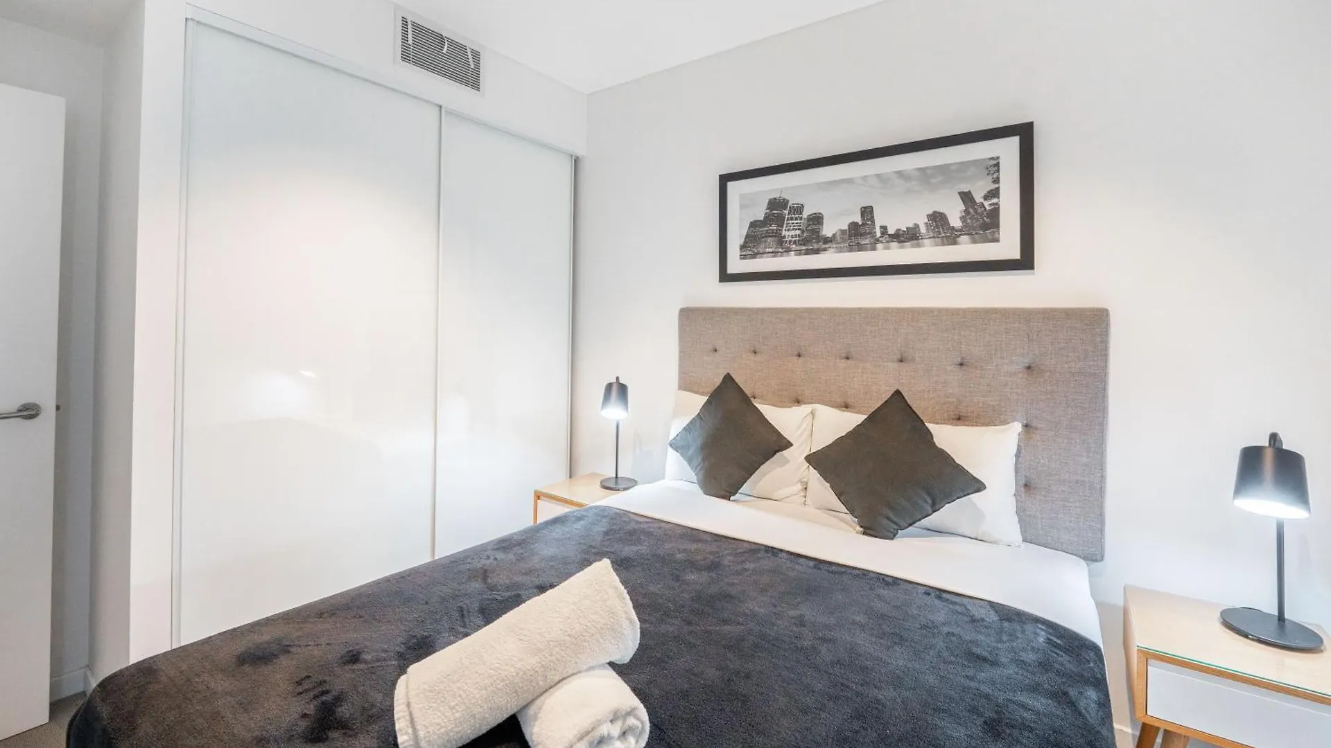 Cbd Riverview 2B1B Apt W Shared Pool, Gym Brisbane 0*,  Australia