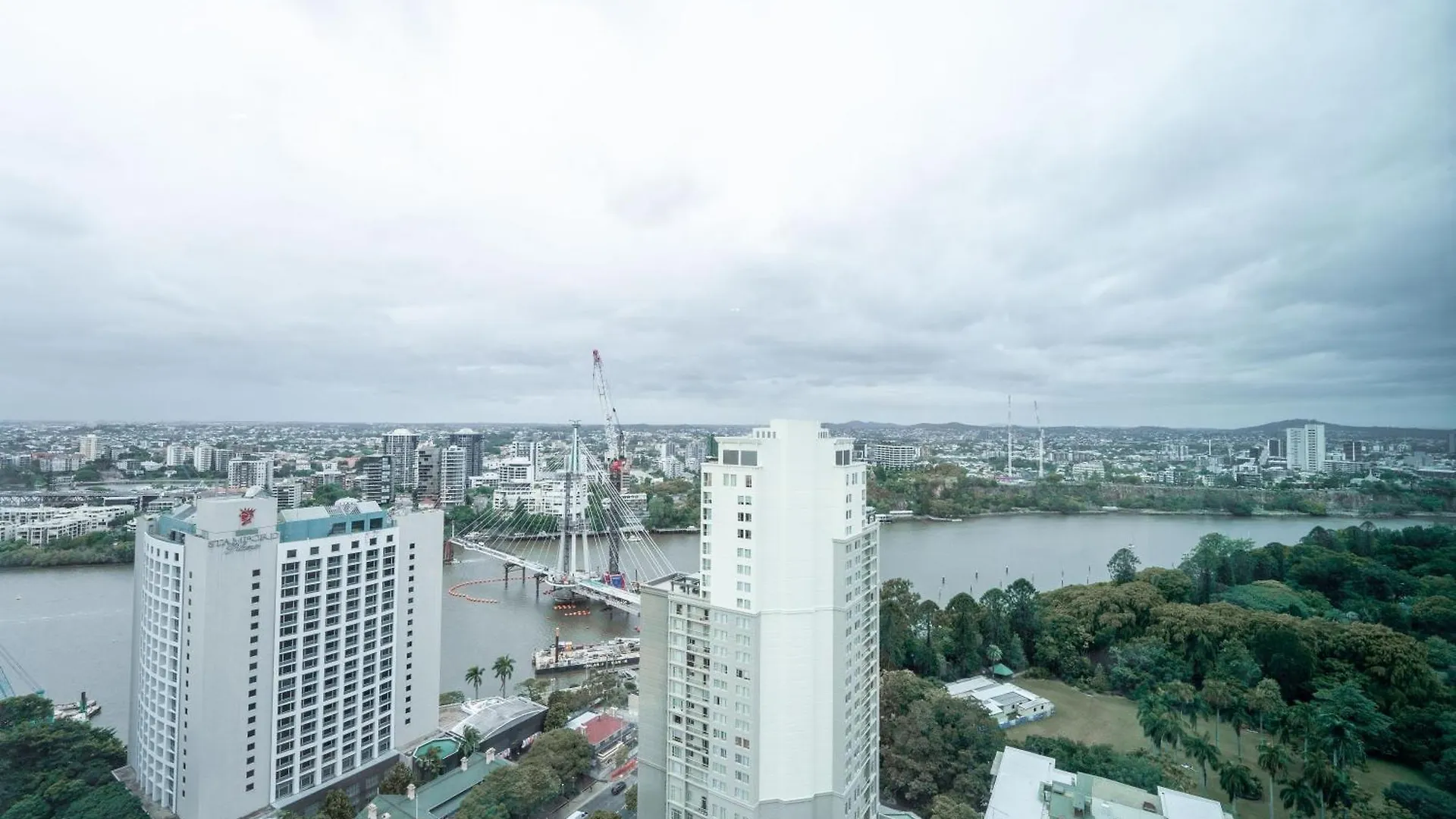 Cbd Riverview 2B1B Apt W Shared Pool, Gym Brisbane Apartment
